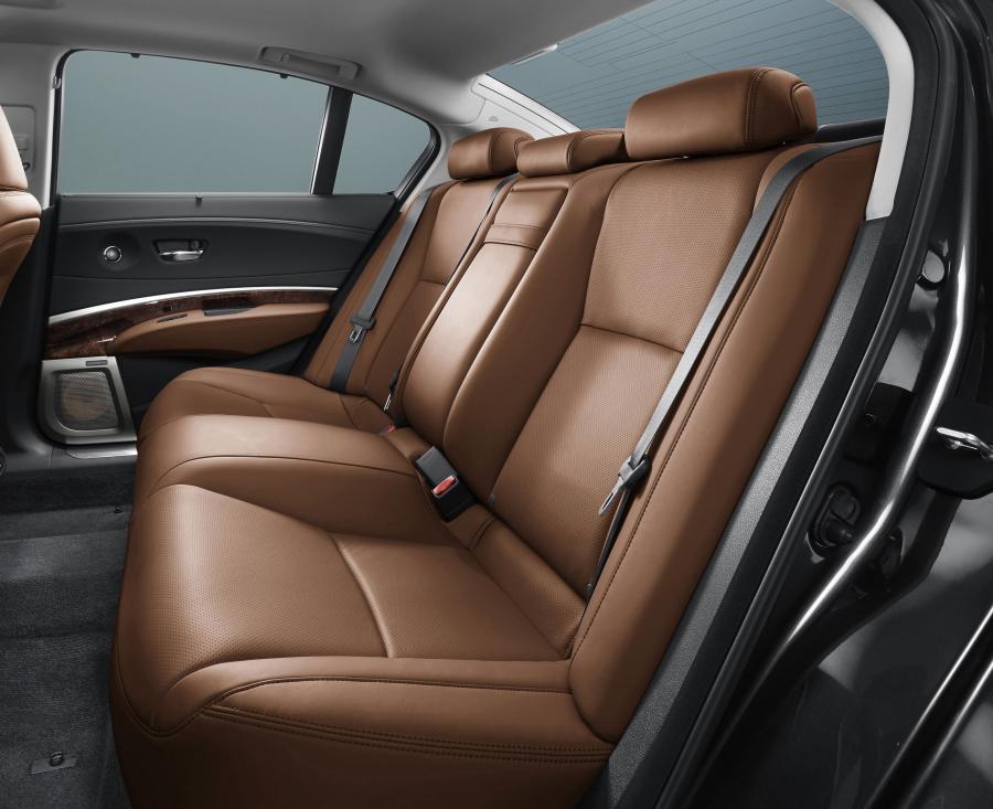 Honda Legend Hybrid 2014 года  (фото 8 из 8)